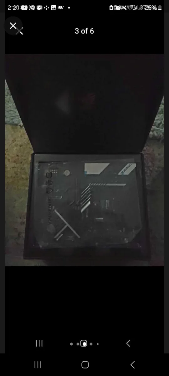 ASUS ROG Maximus XIII Apex Gaming Motherboard image indicator(3)