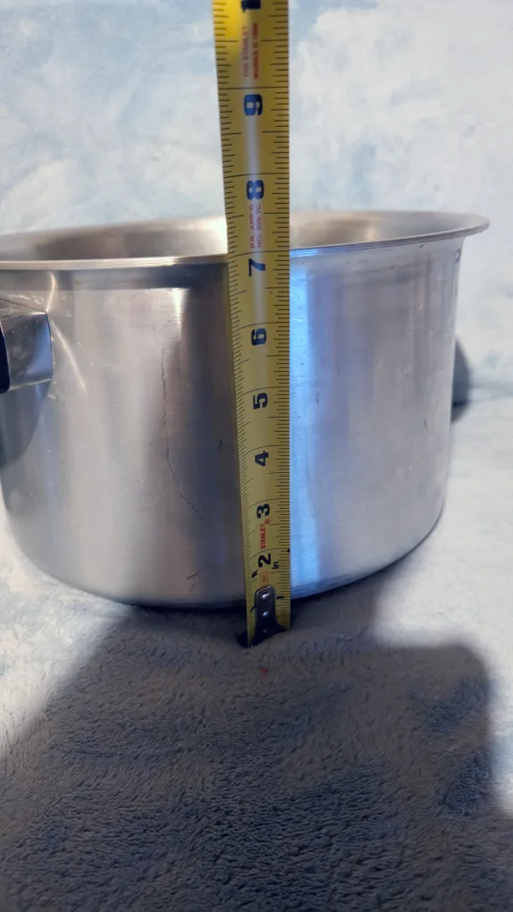 Two  Stock Pots with Lids image indicator(4)