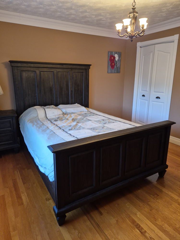 Dark Brown Bedroom Set - Queen Size Bed, Nightstand & Dresser - photo 2
