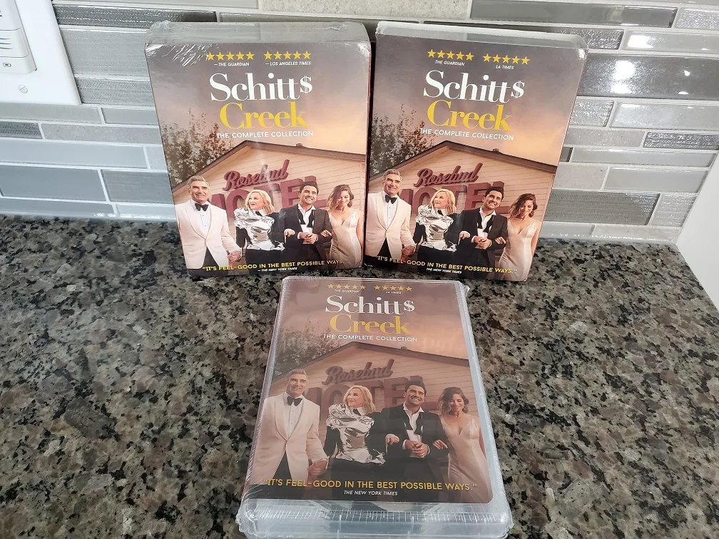 Schitt's Creek: The Complete Collection DVD image indicator(2)