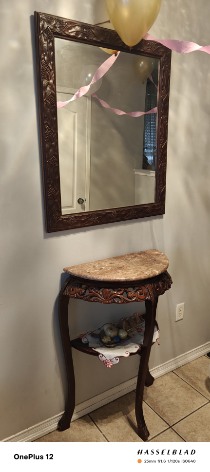 Ornate Wooden Console Table and Mirror Set - photo 2
