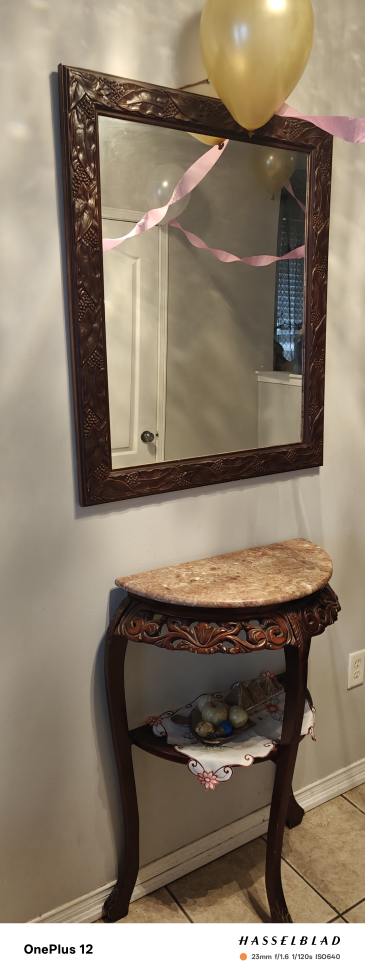 Ornate Wooden Console Table and Mirror Set - photo 3