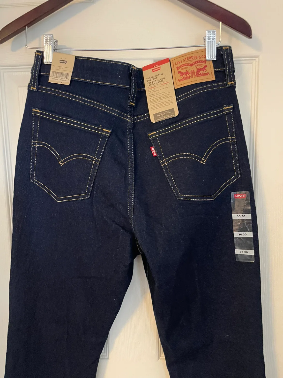 Levi's 725 High-Rise Bootcut Jeans - Size 30x30 thumbnail