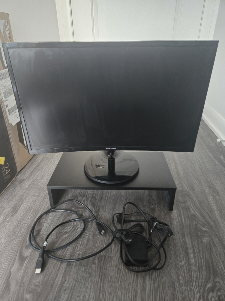 Samsung Curved Monitor - 24 Inch