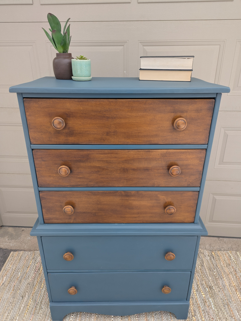 Vintage Two-Tone Chest of Drawers - photo 3