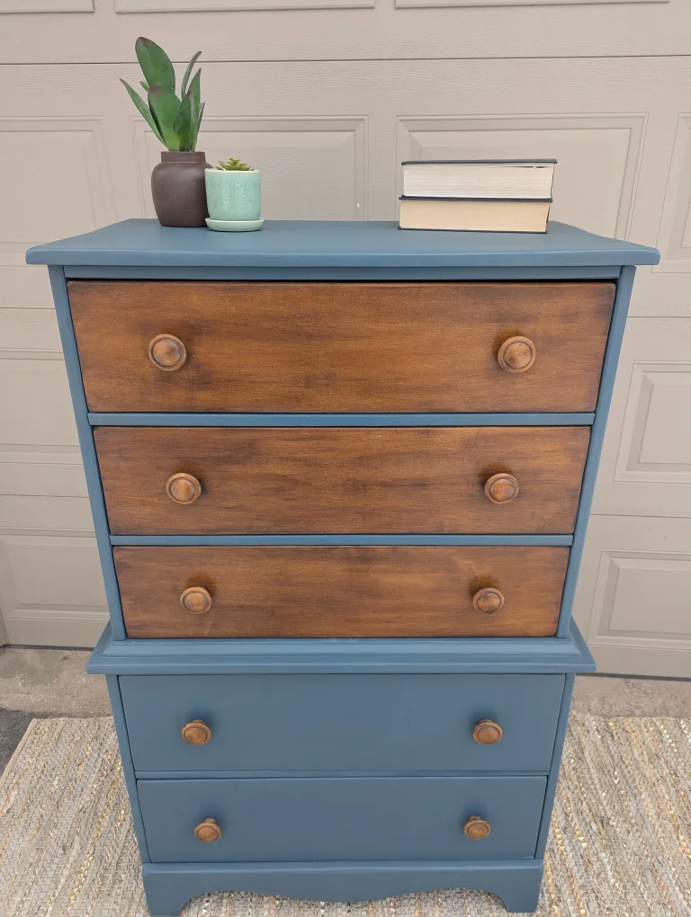 Vintage Two-Tone Chest of Drawers image indicator(3)