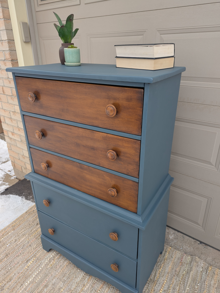 Vintage Two-Tone Chest of Drawers - photo 4
