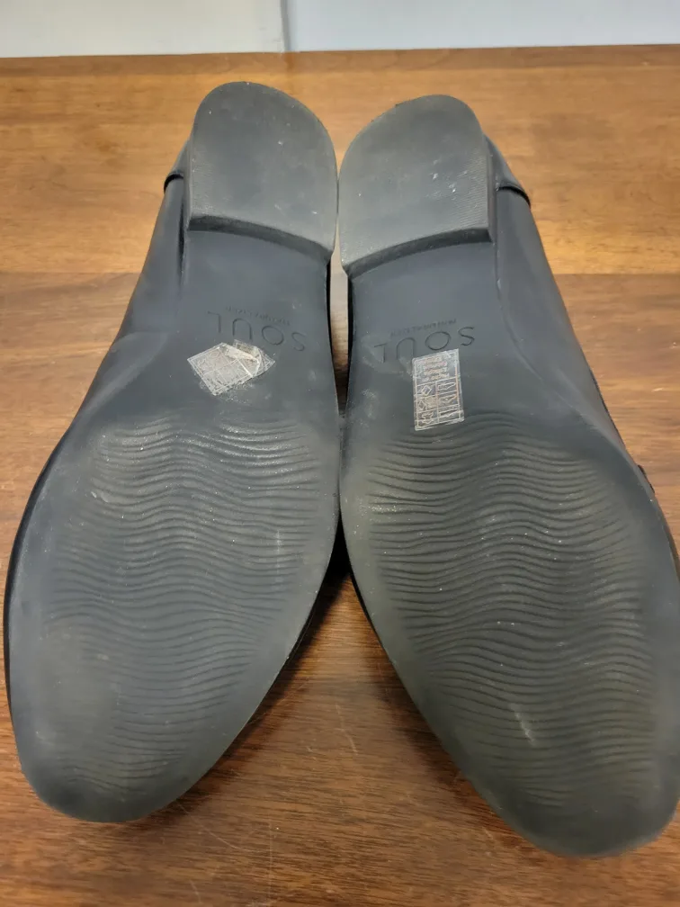 Naturalizer Soul Black Leather Loafers - Size 7.5M image indicator(4)