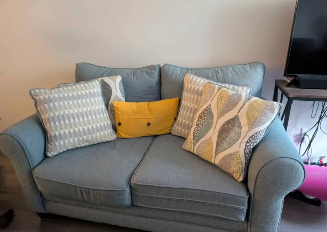 Comfy and stylish sofa thumbnail