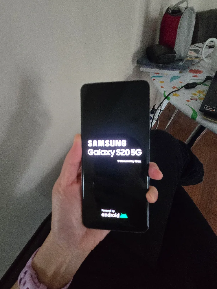 Samsung Galaxy S20 5G - New in Box image indicator(2)