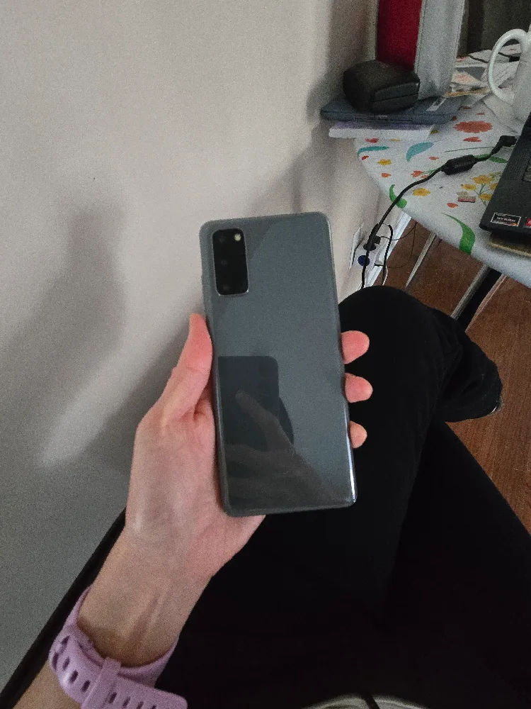 Samsung Galaxy S20 5G - New in Box image indicator(5)