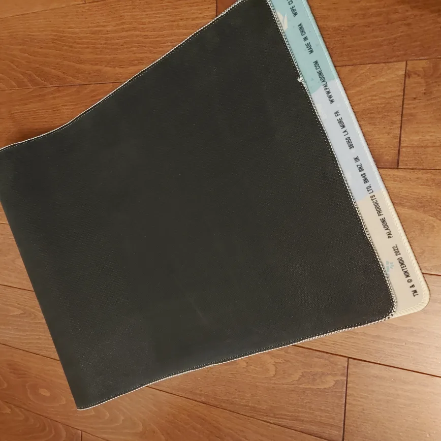 Animal Crossing desk mat image indicator(4)