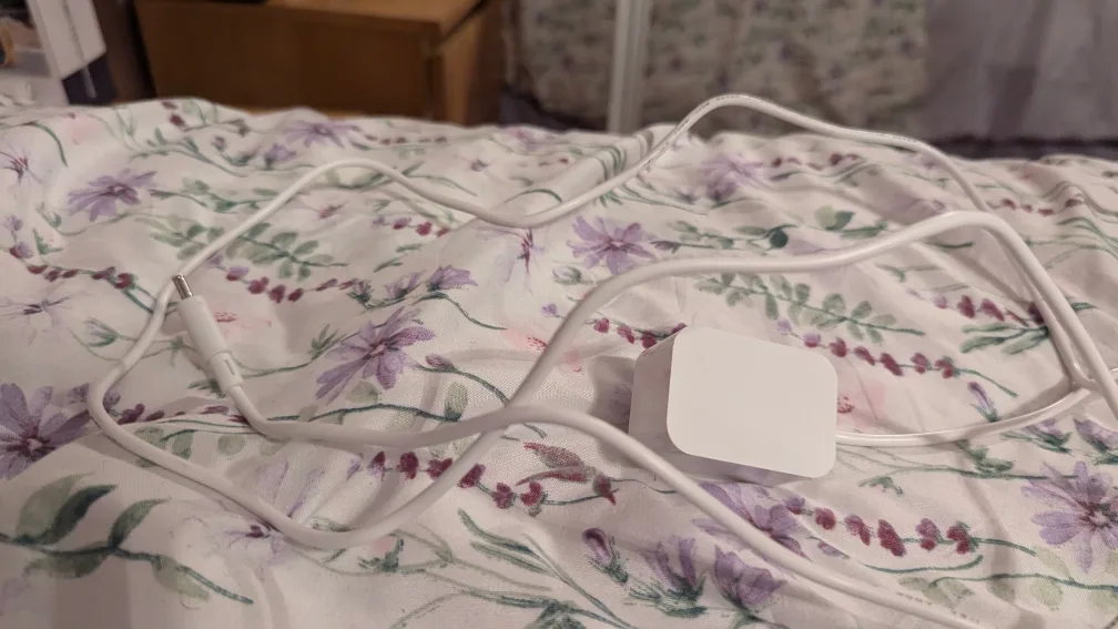 Digital Alarm Clock with USB Charging Port image indicator(4)