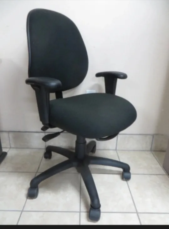 Adjustable Heigh Computer Desk with Chair image indicator(3)