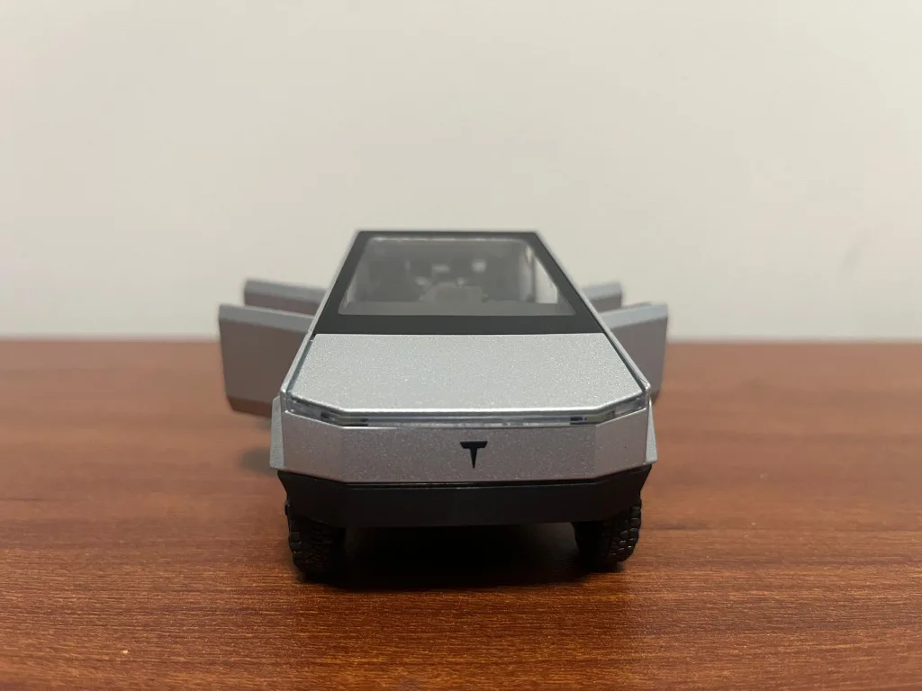 1:32 Tesla Cybertruck image indicator(2)