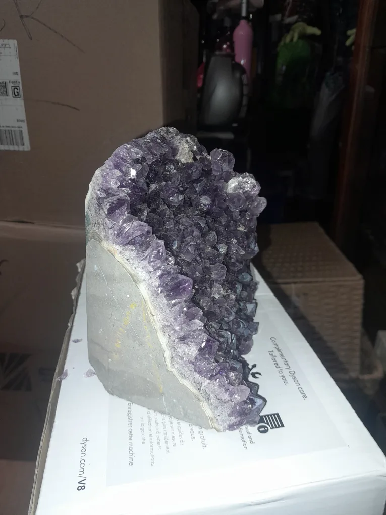 Large Amethyst Geode Cluster image indicator(3)