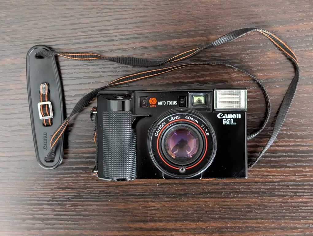 Vintage Canon AF35ML Film Camera with Case image indicator(2)