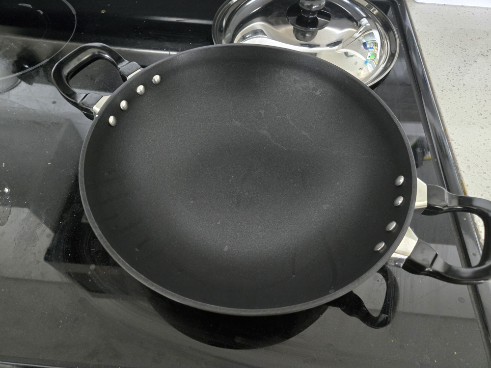 Futura Non-Stick Wok with Lid - 26cm - photo 3