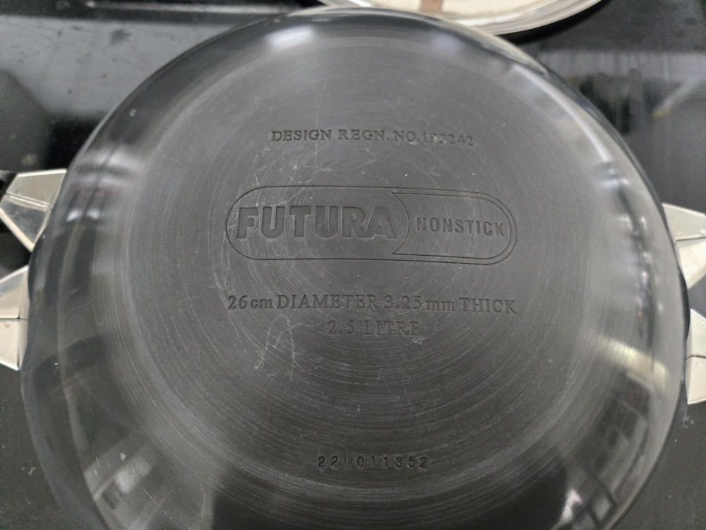 Futura Non-Stick Wok with Lid - 26cm - photo 4