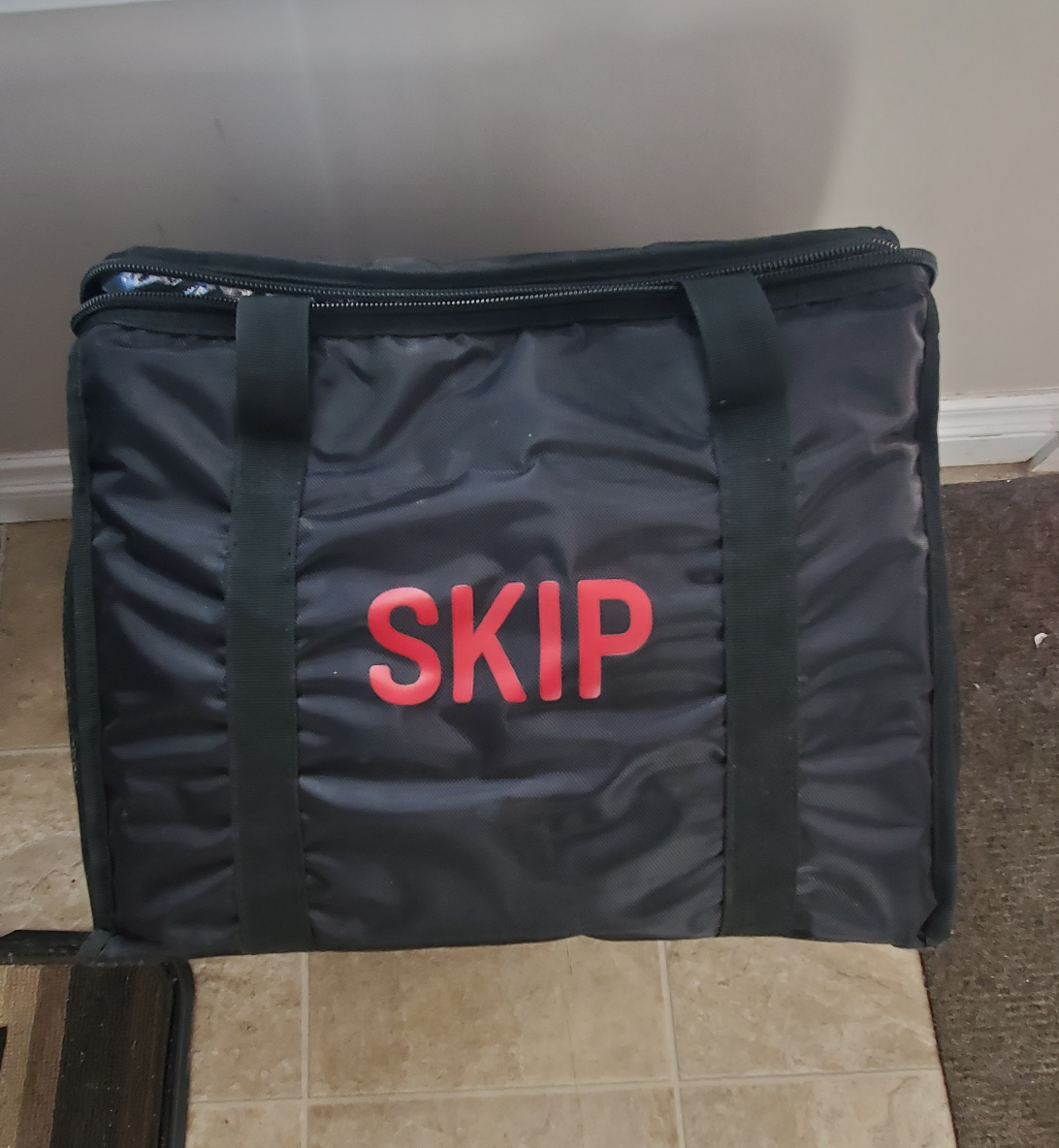 NEW SkipTheDishes insulated delivery bag - photo 2