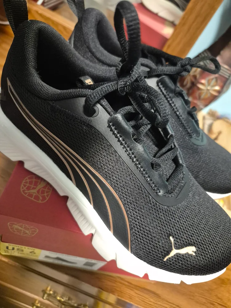 Puma Focus Lite Sneakers - Women's US 6 image indicator(2)