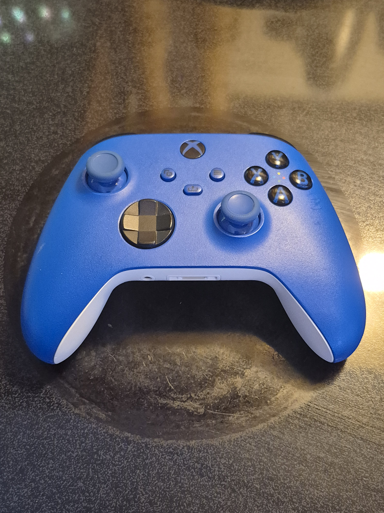 Xbox Wireless Controller - Blue and White