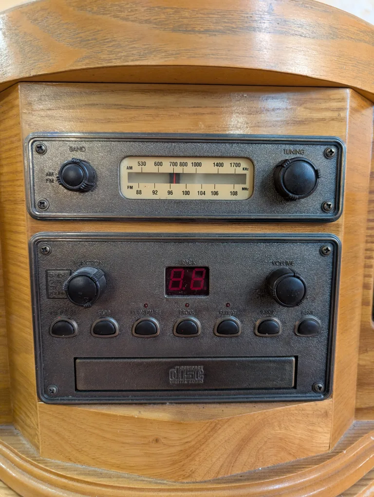 Vintage Style Wooden Record Player with AM/FM Radio image indicator(2)
