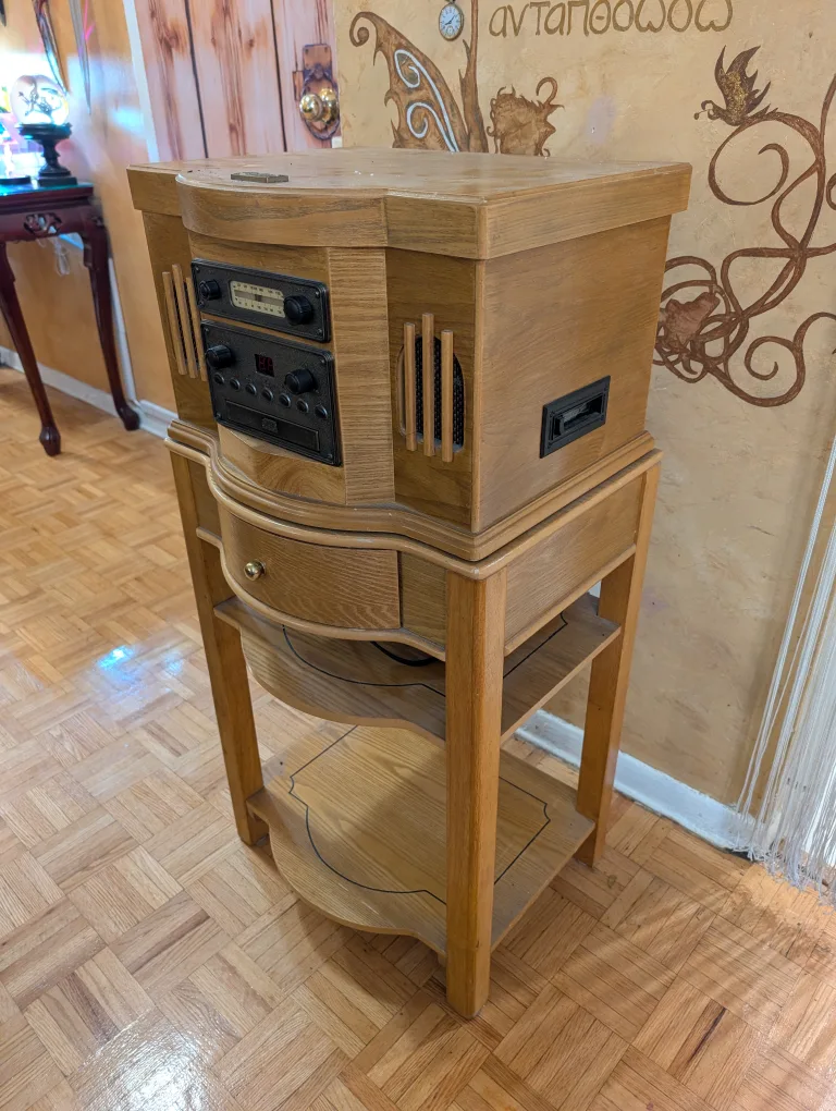 Vintage Style Wooden Record Player with AM/FM Radio image indicator(4)