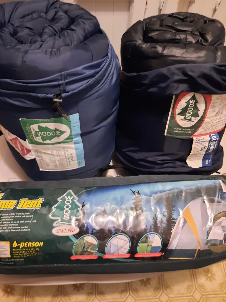 6PersonTent.2DoubleSizeAirMattresses2SleepingBagsBlanketBin image indicator(4)