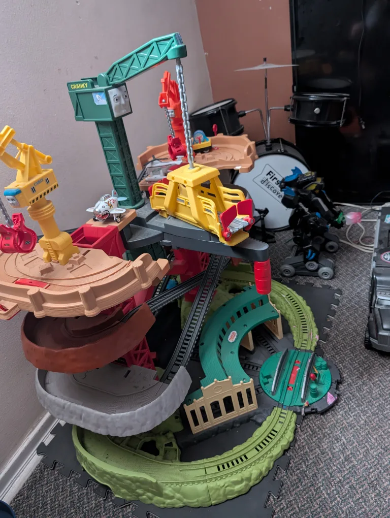 Thomas & Friends Super Tower with Cranes and Engines image indicator(3)