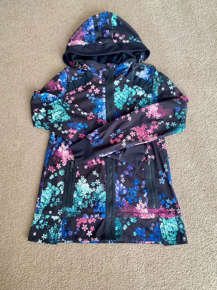 Lululemon Jacket image indicator(6)