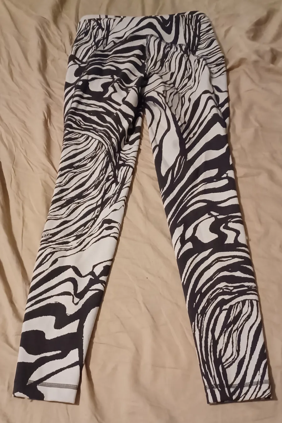 Lululemon Running Set: Sports Bra + Pants image indicator(4)