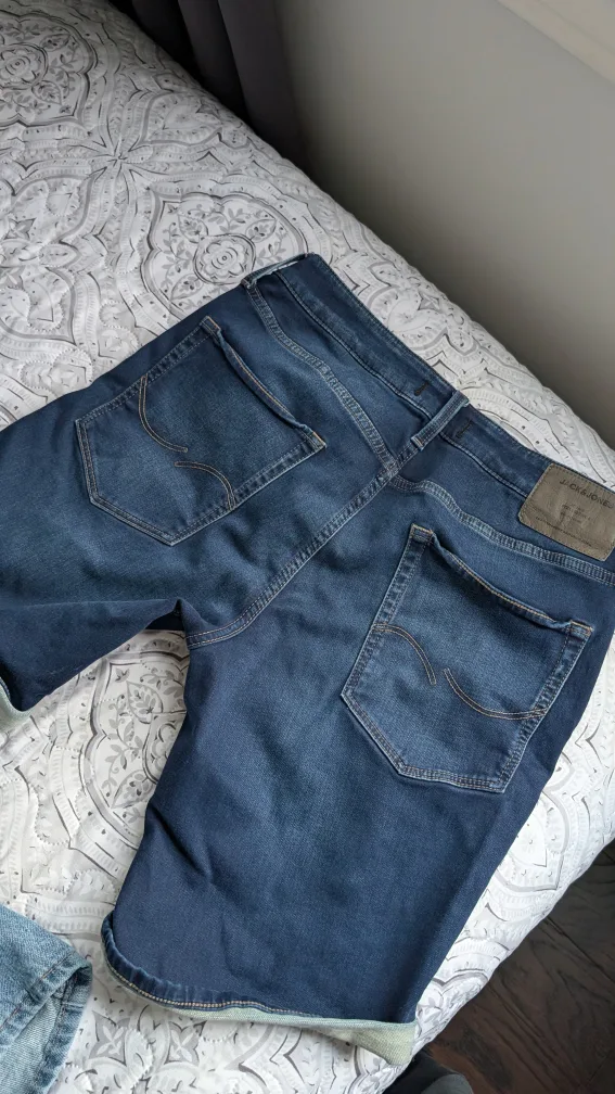 Men's Dark Wash Denim Shorts Jack n Jones image indicator(2)