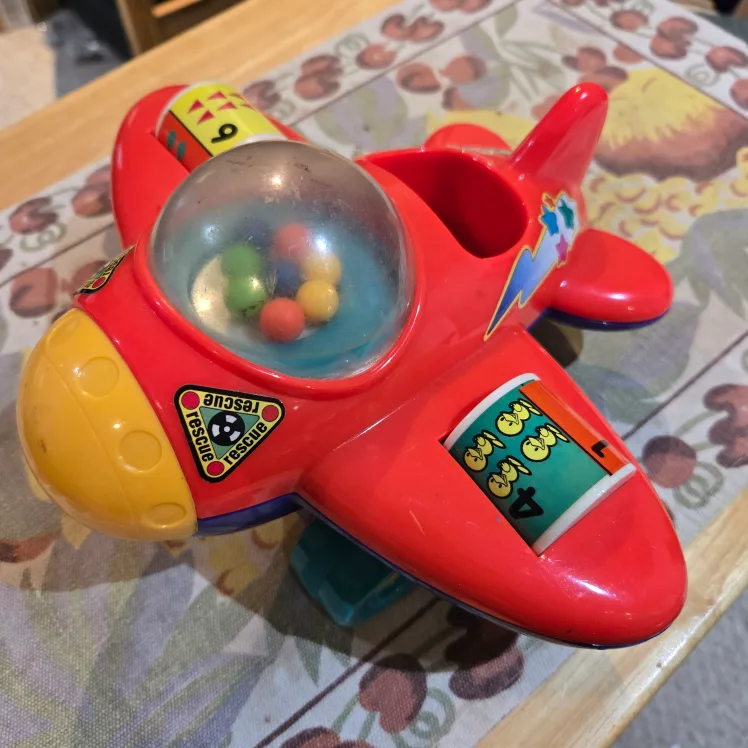 🏈 Vintage Toy Aeroplanes - Set of Two image indicator(4)