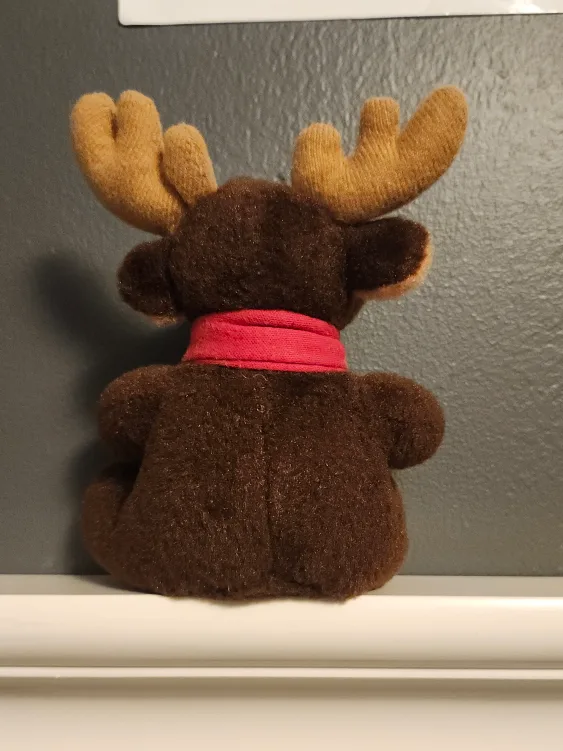 Canadian moose plushie image indicator(2)