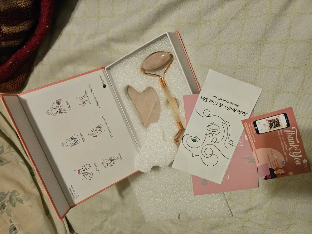 IcyMe Jade Roller & Gua Sha Set image indicator(2)