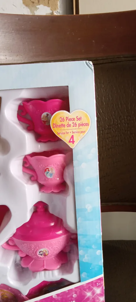 Disney Princess 26-Piece Dinette Set image indicator(2)