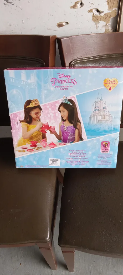 Disney Princess 26-Piece Dinette Set image indicator(3)