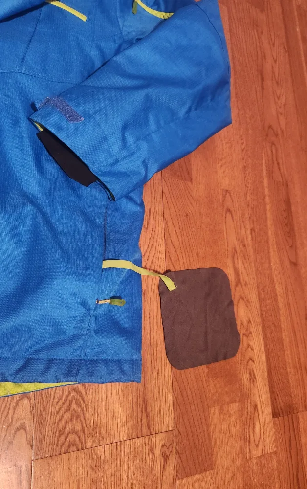 (Like New)Salomon Ski/Snowboard Waterproof Jacket (Men's Large) image indicator(6)