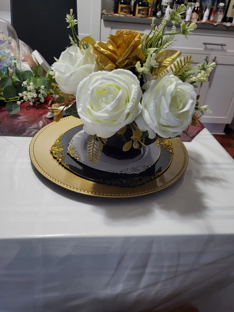 6 White and Gold  flower arrangements image indicator(6)