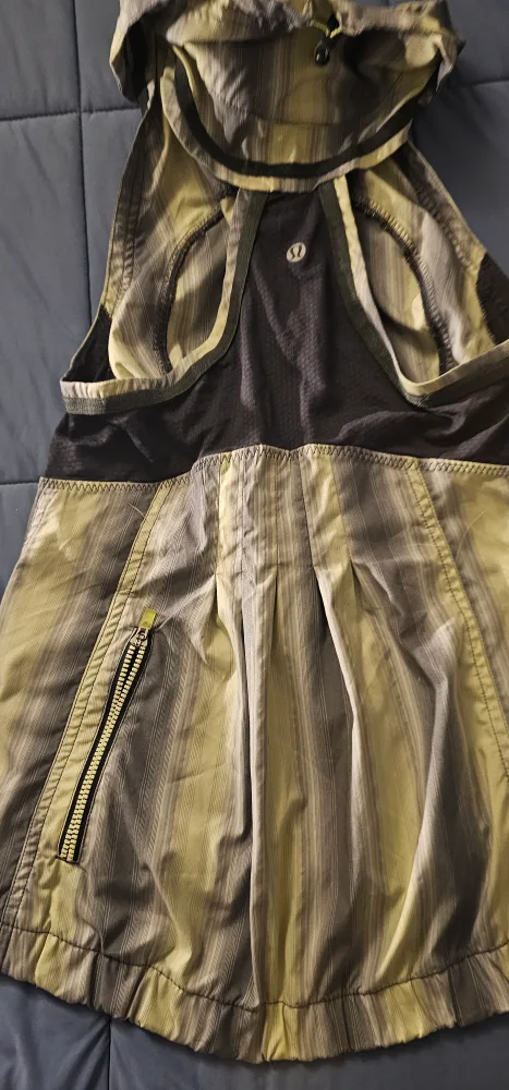 Lululemon  Vest size 2 image indicator(3)