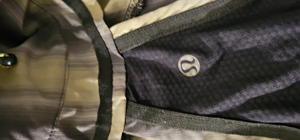 Lululemon  Vest size 2 image indicator(4)