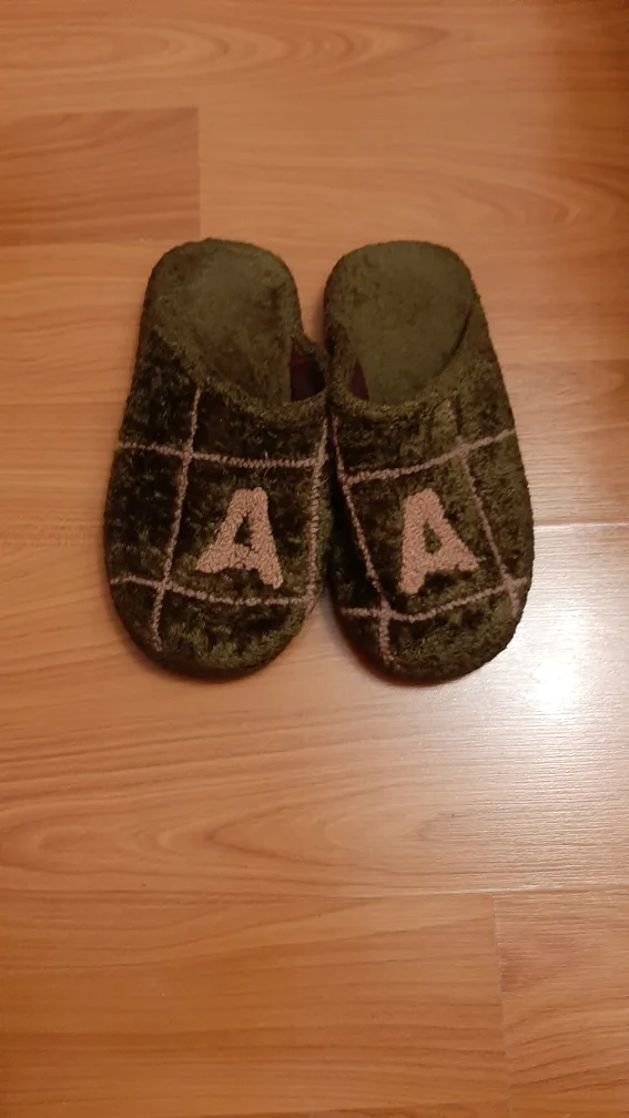 Unisex Cozy Green Slippers image indicator(2)