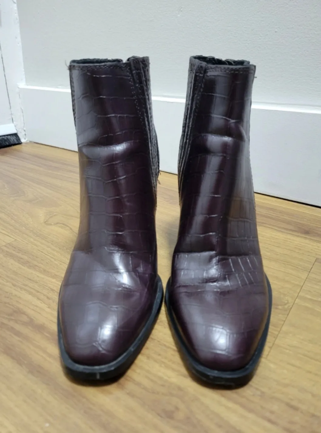 Women's Croc-Embossed Ankle Boots image indicator(4)