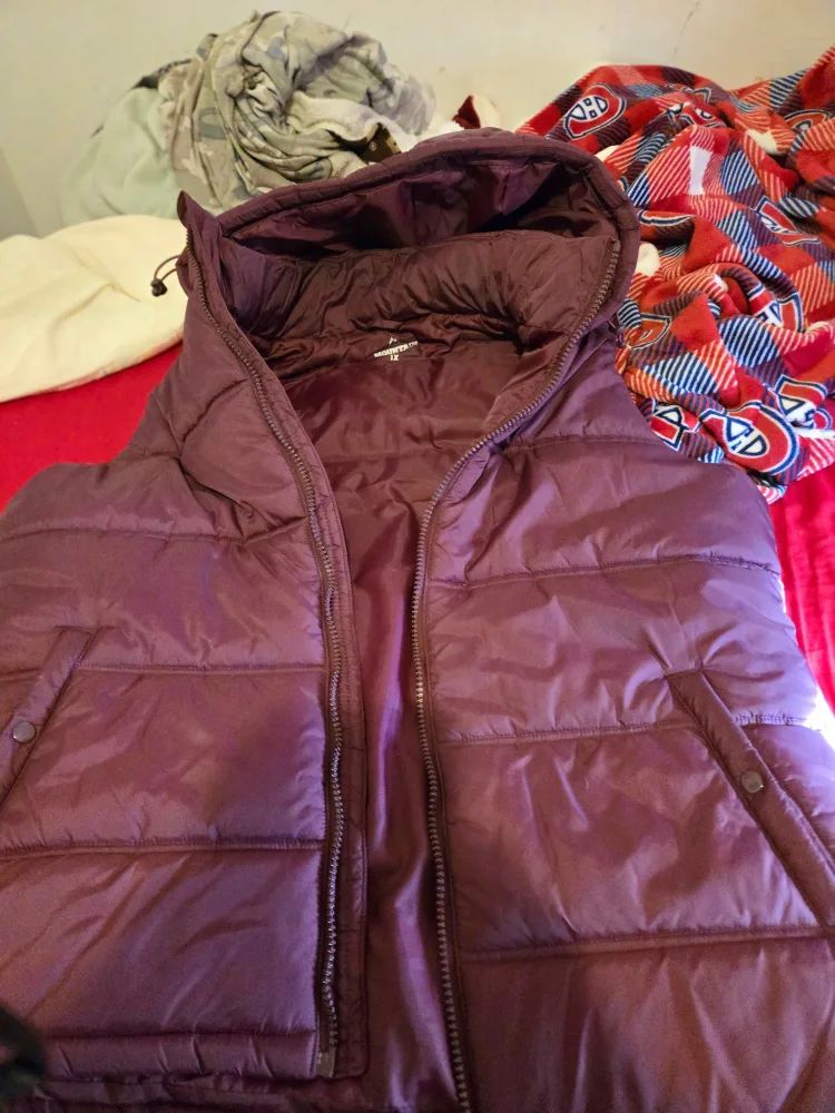 Women's Maroon Puffer Vest - Size L thumbnail