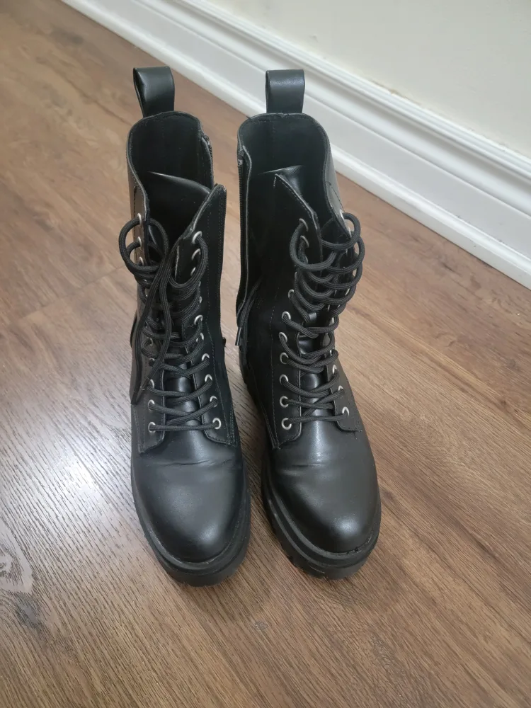 Like New H&M Lace up Boots - final price image indicator(2)