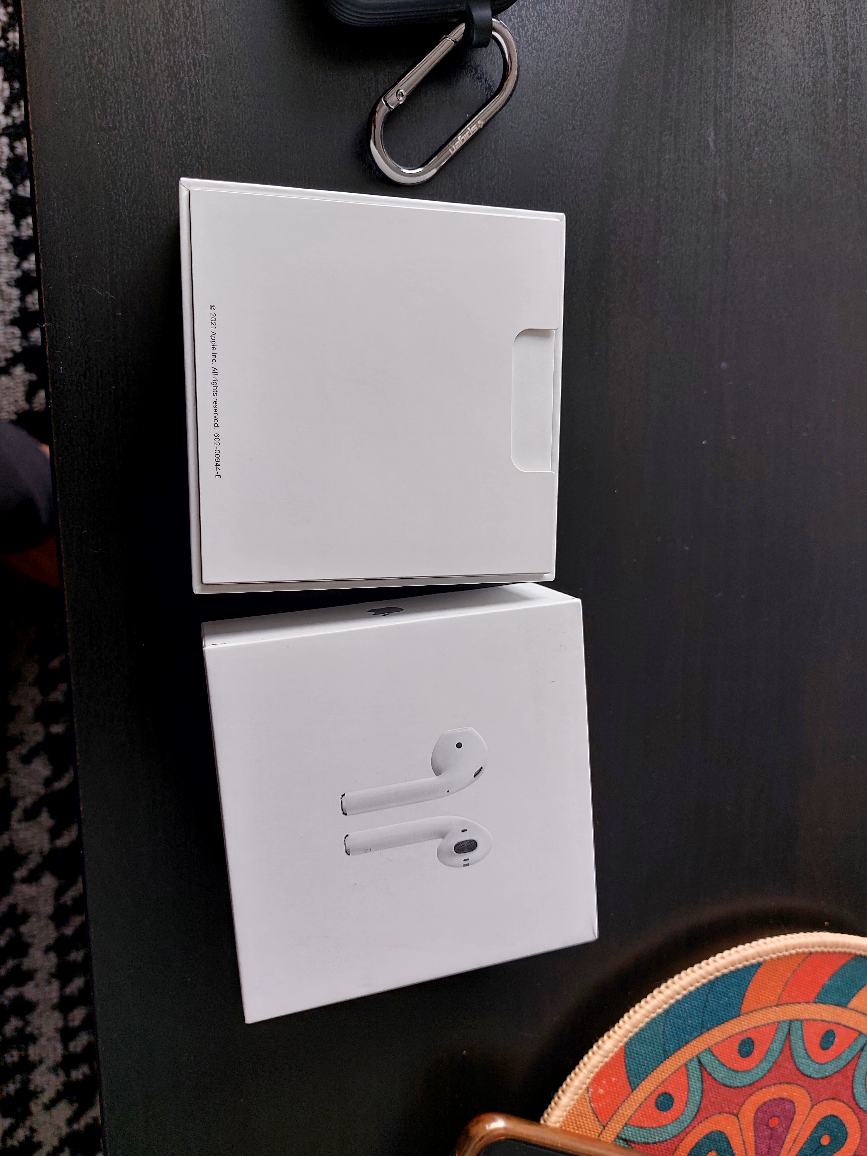 Apple AirPods 2nd Gen - photo 5