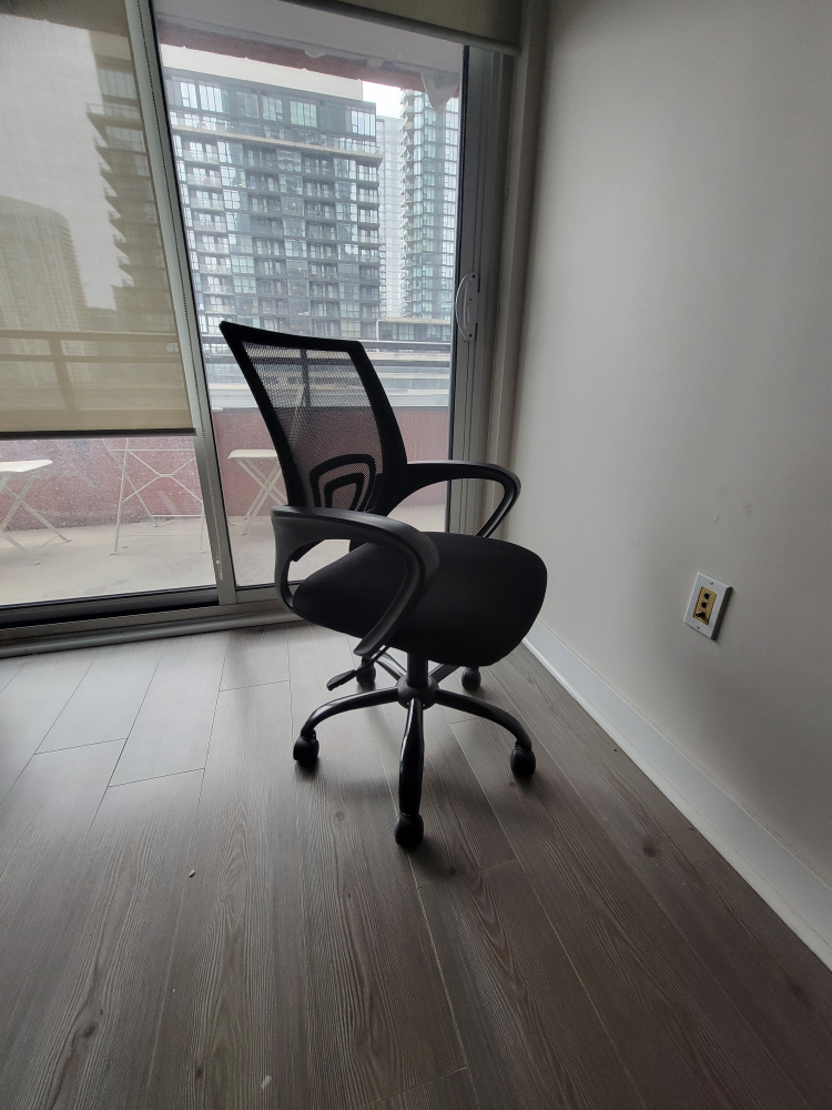 Black Mesh Swivel Office Chair - photo 3