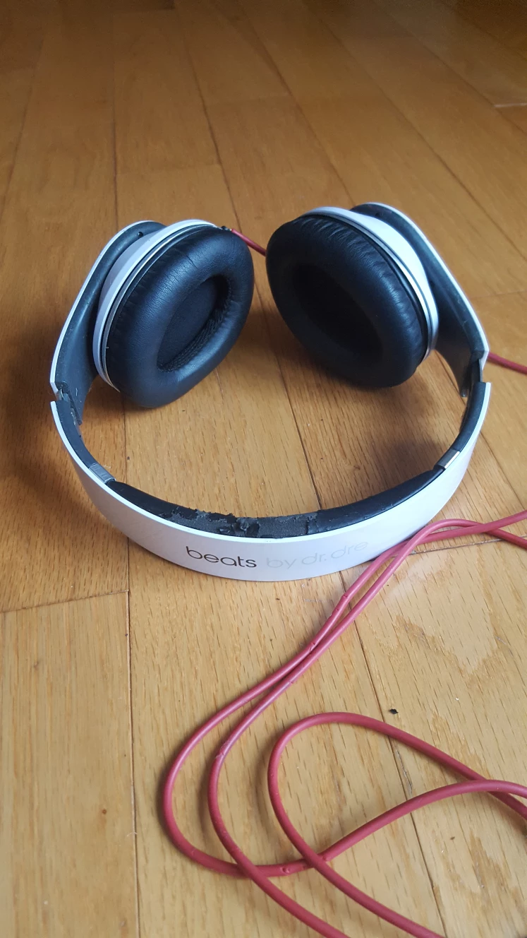 Beats by Dre Headphones - White - Damaged - photo 2