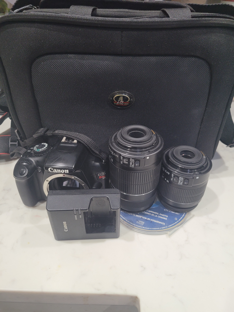 Canon EOS Rebel T3 1100D + xtra Zoom Lens